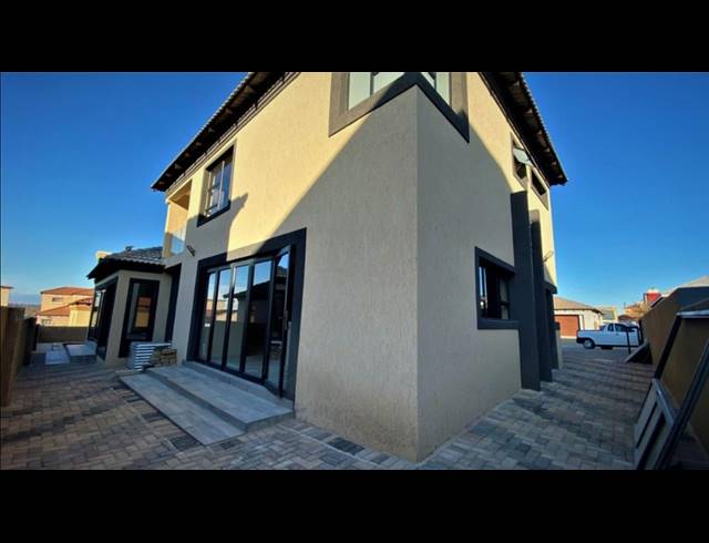 6 BEDROOM HOUSE FOR SALE IN BENDOR